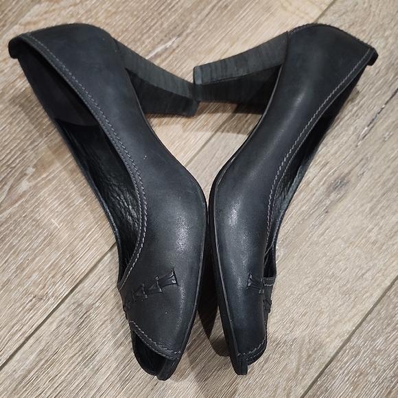 Ecco Keen Black Leather Business Casual Peep Toe Comfort Heels SlipOn Minimalist - Picture 4 of 10